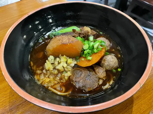 紅燒三寶牛肉麵