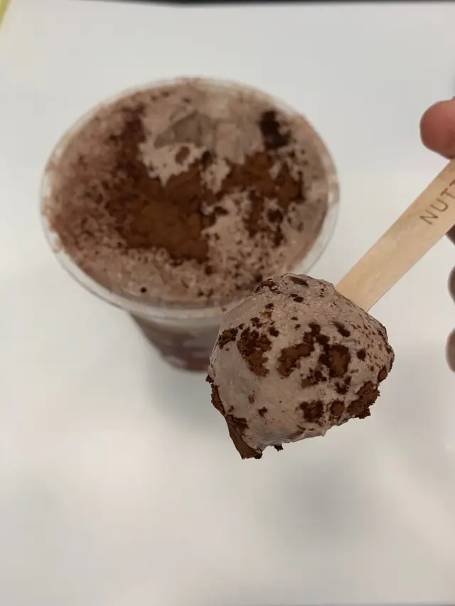 伯爵朱古力堅果奶蓋茶