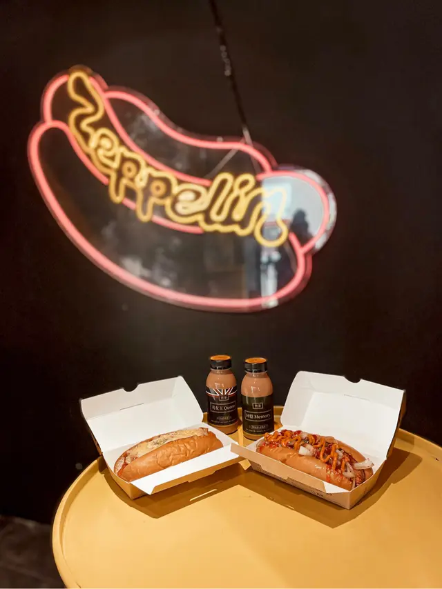 紐約辣味熱狗+火炙芝士辣肉醬熱狗