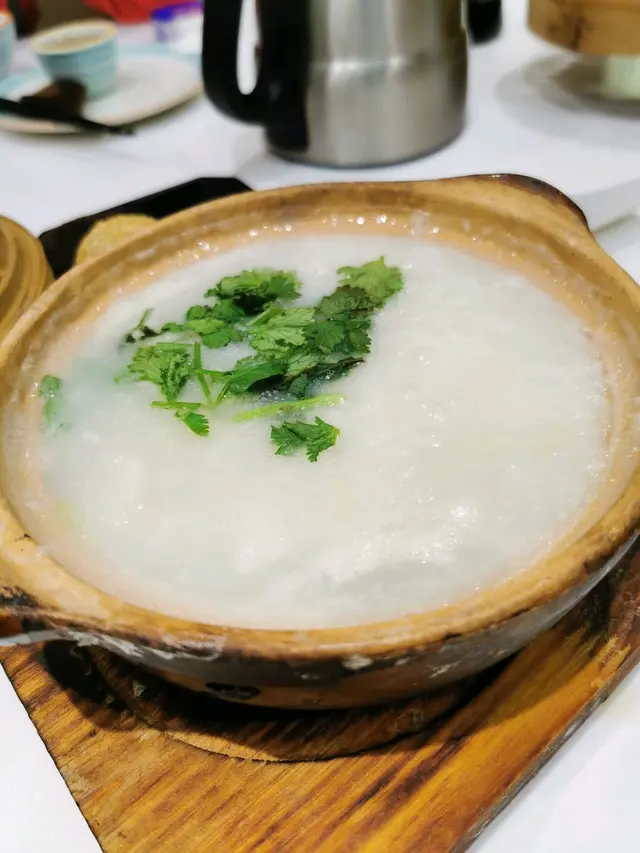 生滾香茜魚片粥