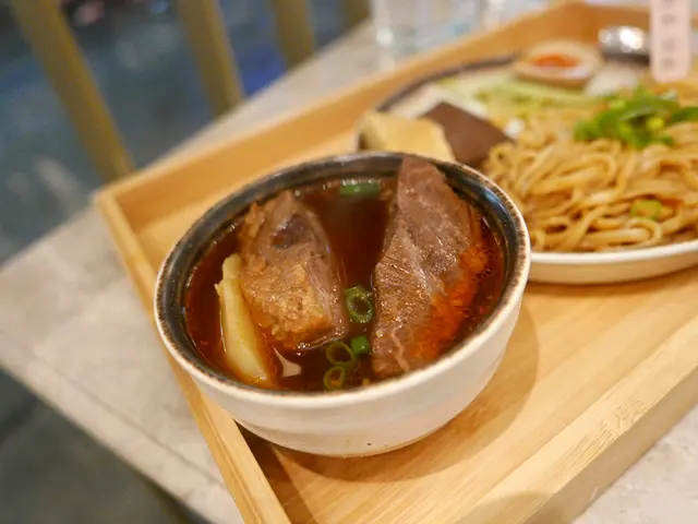 古早紅燒牛肉拌麵
