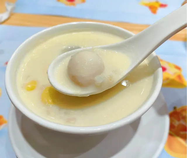 腐竹鵪鶉蛋薏米配芝麻湯圓