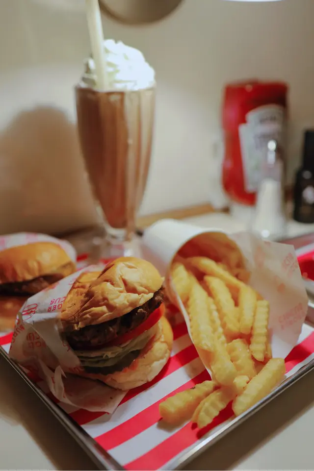 Americam Chess burger