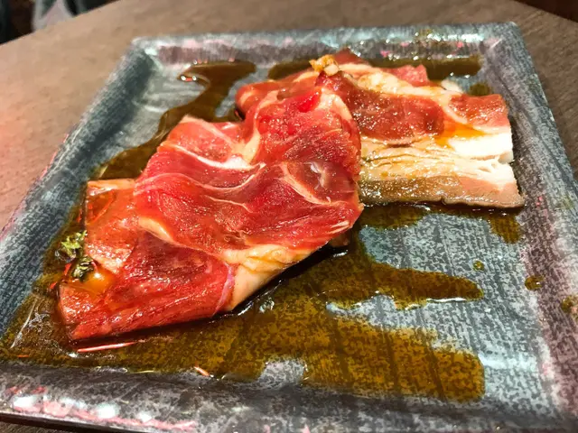 雖然薄薄一片比較容易燒燶，
不過調味鹹香入味，不錯吃！