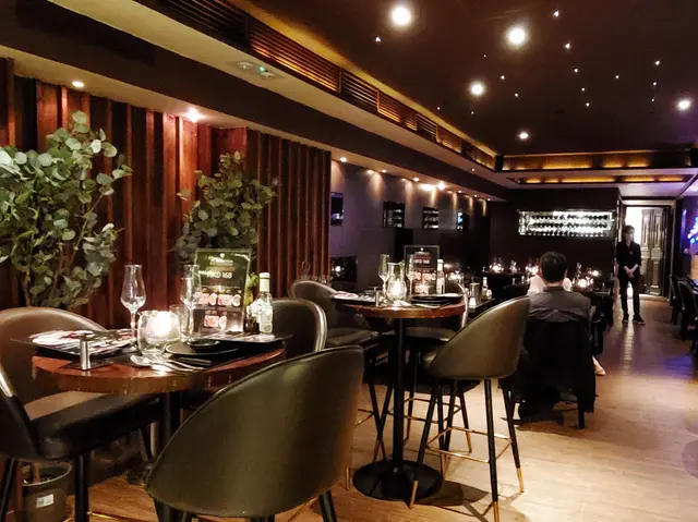 The Italian Club - Wine Bar, Steak House & Pizza Gourmet