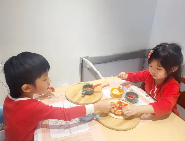 聖誕兒童餐包DIY pizza,有得玩有得食~