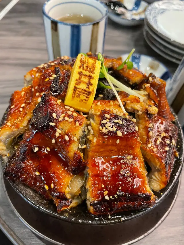 燒鰻魚盛丼