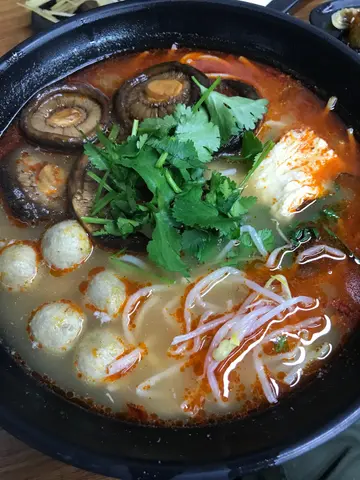 酸辣米線    陳皮魚蛋鮮冬菇