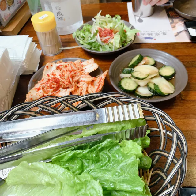 泡菜、青瓜任食