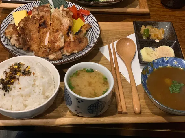 日式咖喱香炸雞扒定食