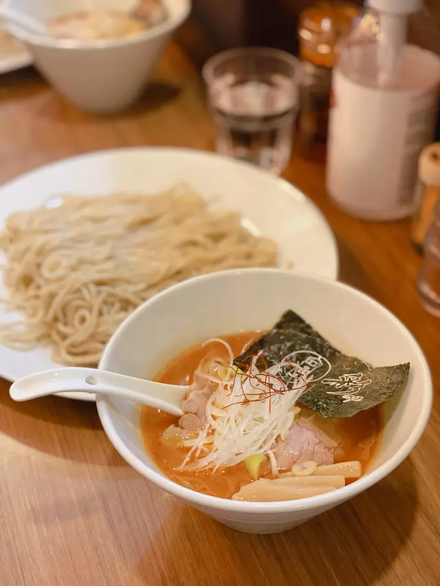 蝦味噌湯沾麵配小麥麵