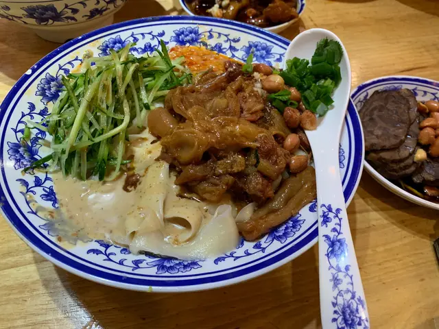 麻辣牛筋腩冷拌面