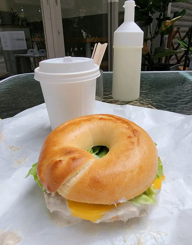 芝士吞拿魚bagel