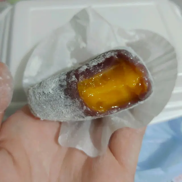 黑糯米皮芒果糯米糍