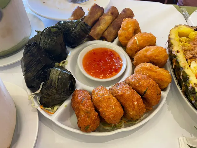 蝦餅魚餅還可以，雞同春卷唔好食