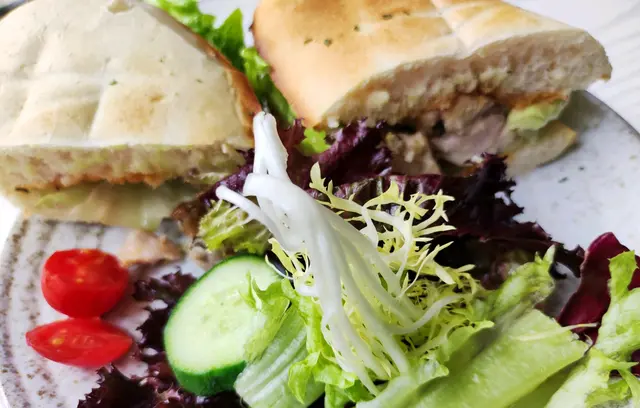 慢煮雞肉意大利包