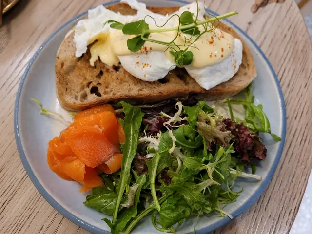 煙三文魚班尼迪蛋酸種多士