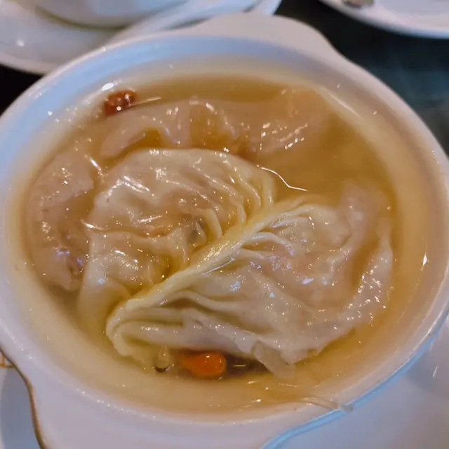 原隻花膠灌湯餃