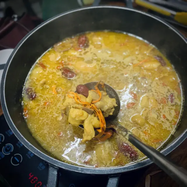 養生蟲草花雞煲