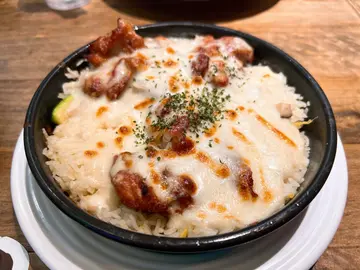 野菌白汁焗鸡扒