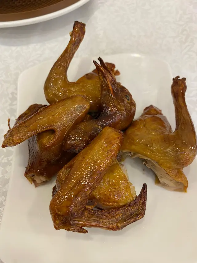 金牌燒乳鴿