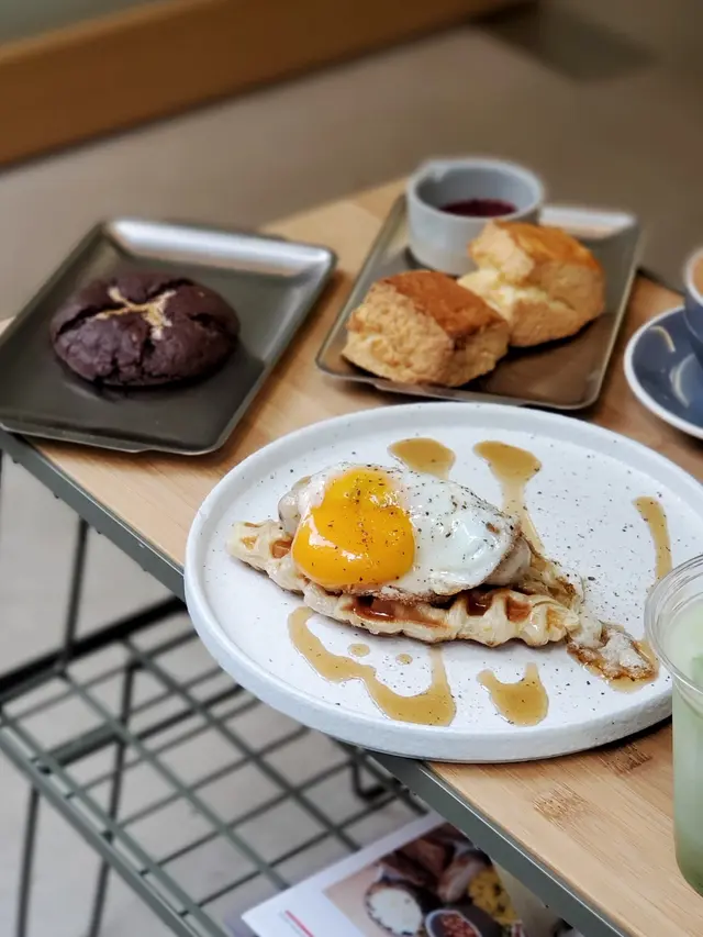 日本太陽蛋仙巴窩夫·楓糖醬