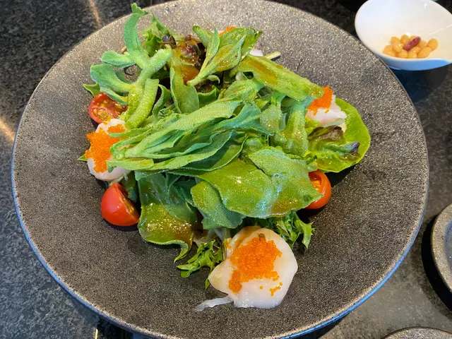 帶子冰菜沙律伴黑松露汁