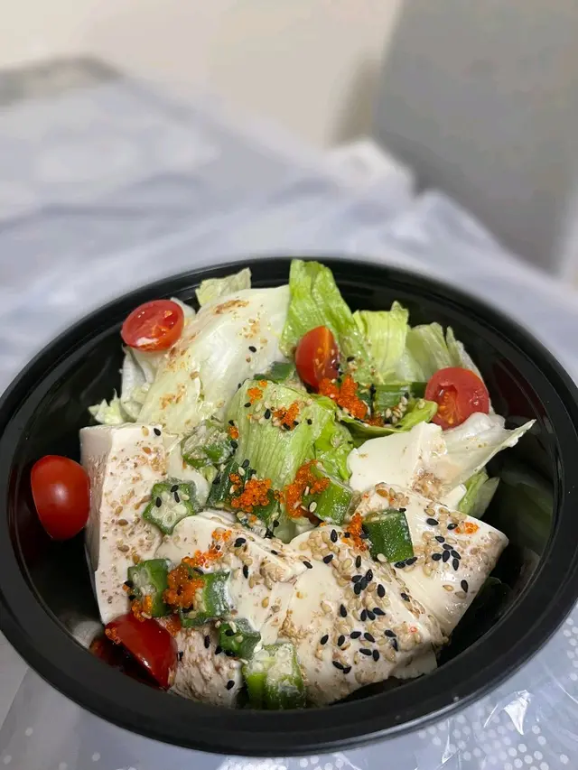 日式麻醬秋葵豆腐沙律