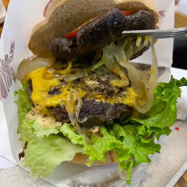 大啡菇芝士牛肉漢堡