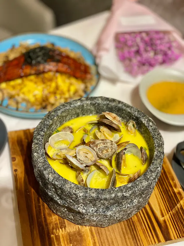 蒜蓉牛油酒煮蜆