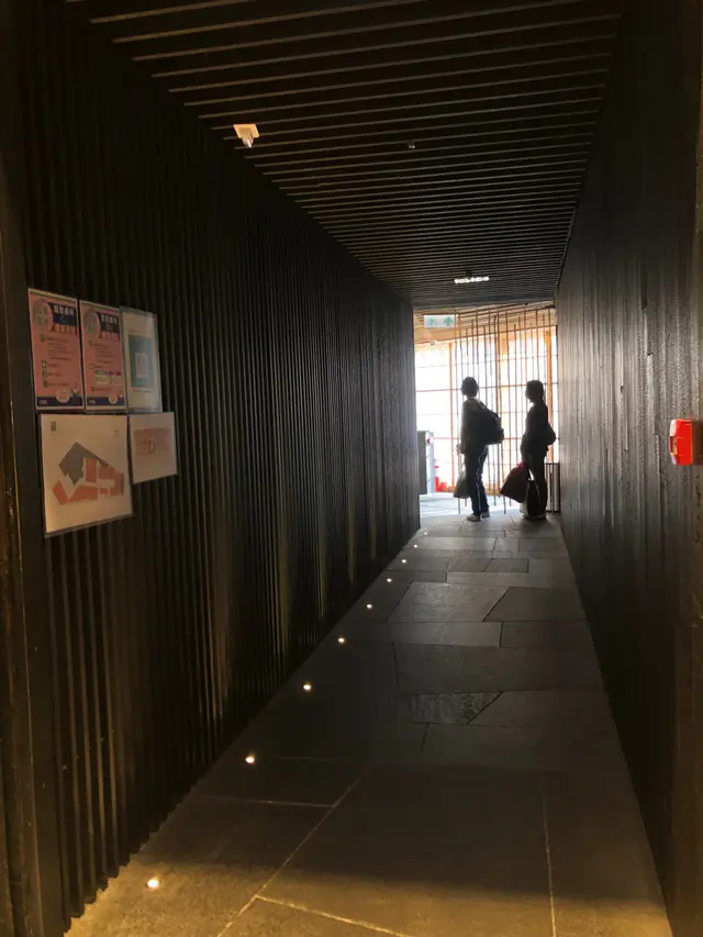 富有神秘感嘅入口