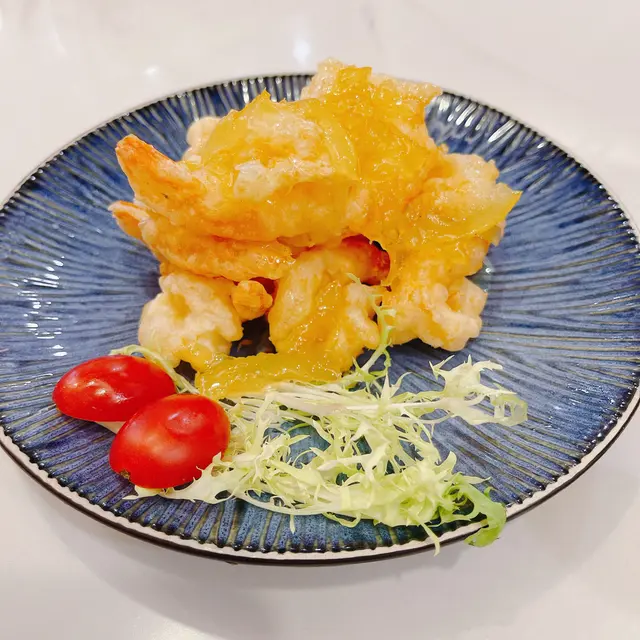 蝦球好大粒，而且炸到好香脆，柚子醬夠清新，同個蝦球好夾！如果份量再多啲就更好了！😆