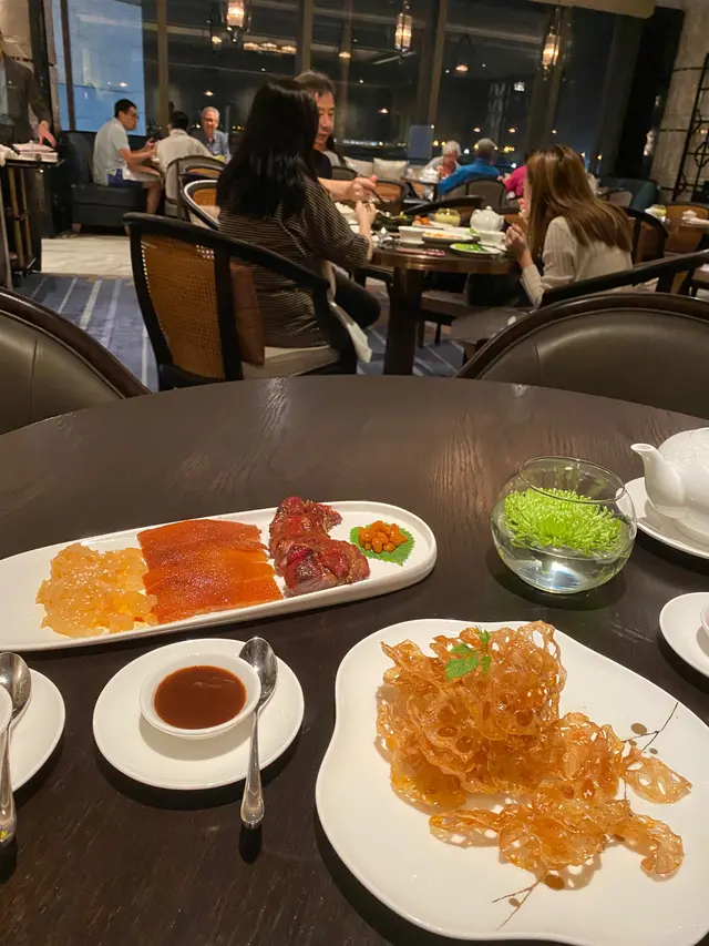 乳豬拼盤（乳豬件、蜜餞西班牙黑毛豬叉燒、海蜇）