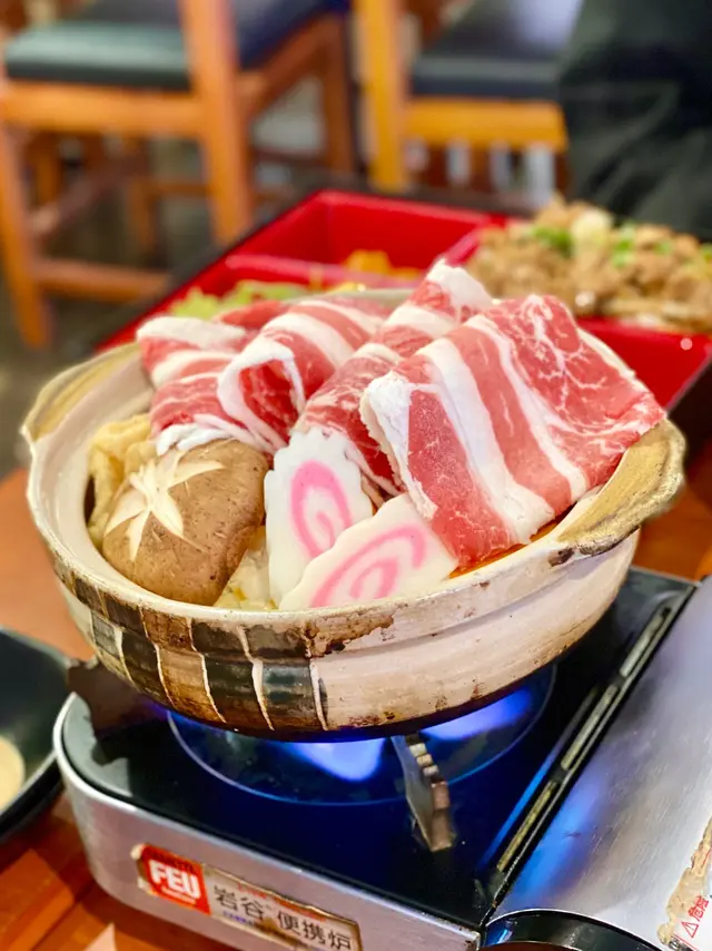 牛肉火鍋配稻庭烏冬