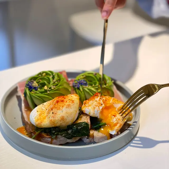 Everything Eggs Benny