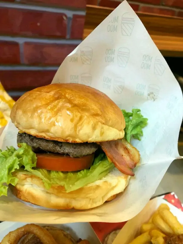 煙肉+漢堡扒味道好夾