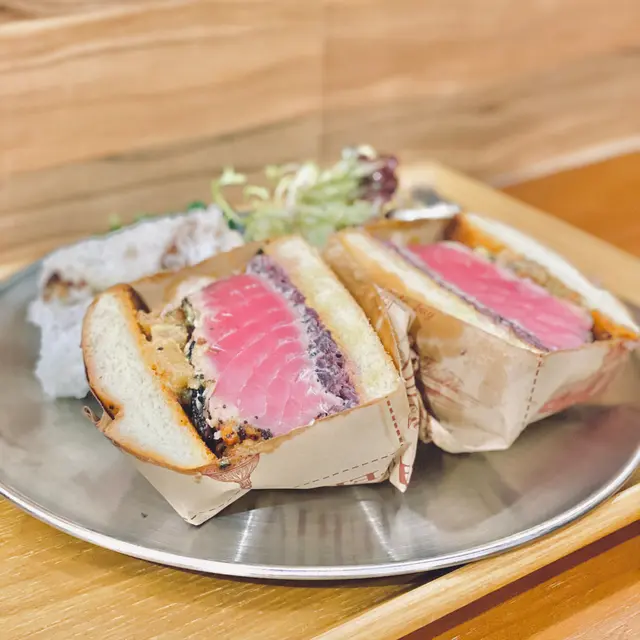 烤吞拿魚莎莎漢堡