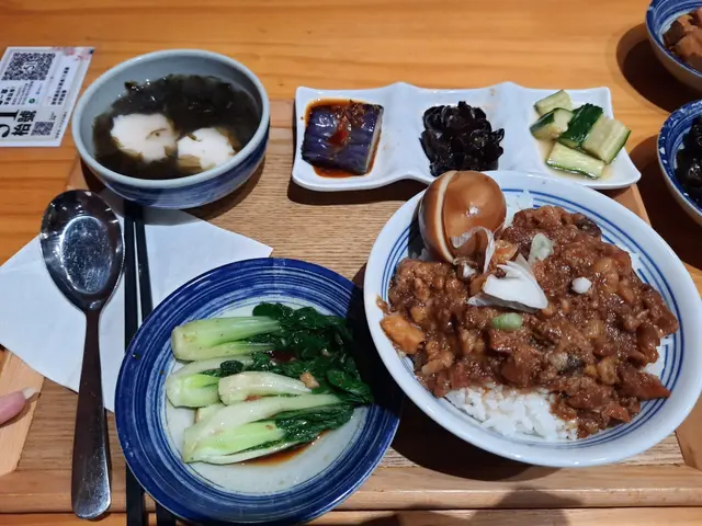 滷水蛋滷肉飯套餐