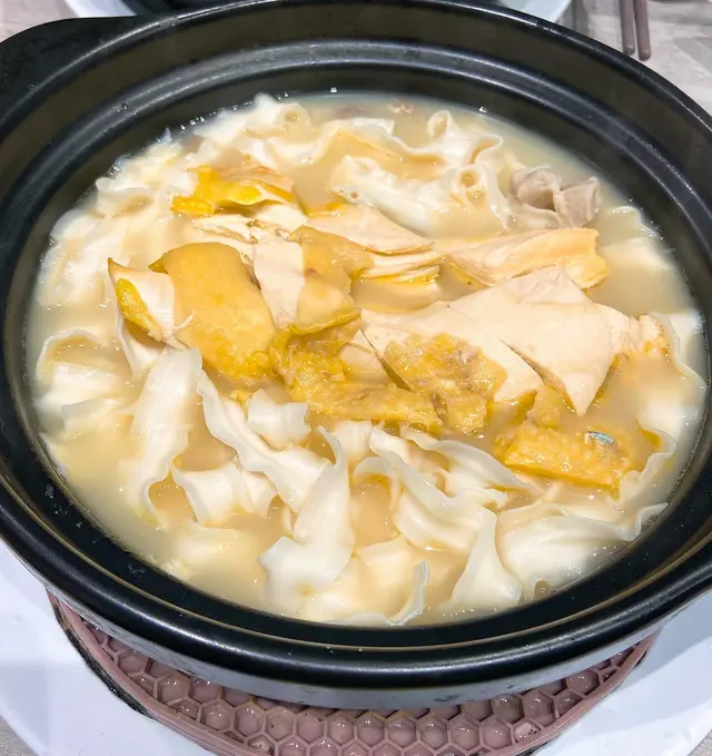 砂鍋胡椒豬肚雞刀削麵