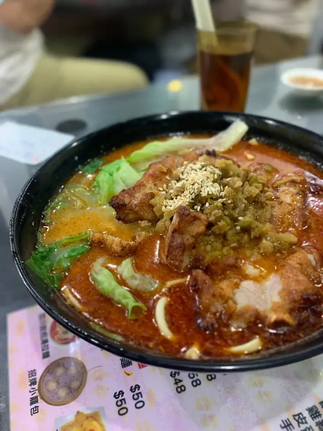 豬扒担担湯拉麵