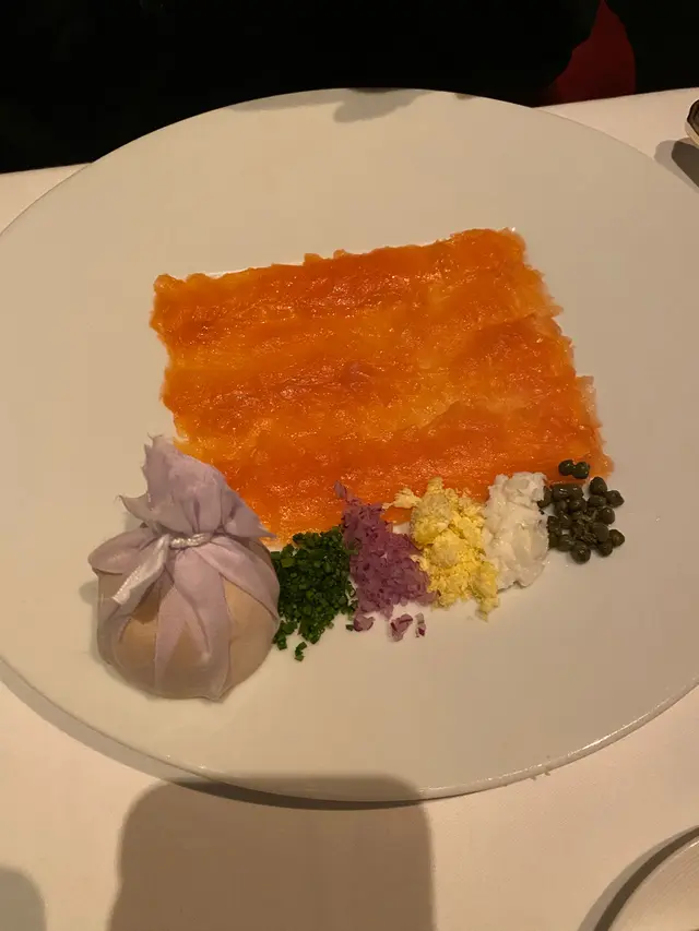 𝑯𝒐𝒎𝒆-𝒔𝒎𝒐𝒌𝒆𝒅 𝑺𝒂𝒍𝒎𝒐𝒏