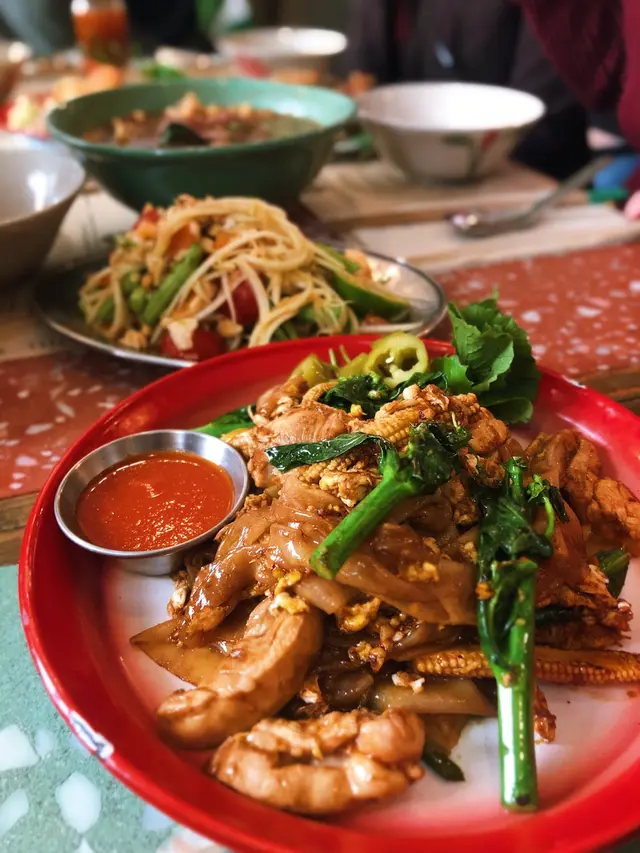 Stir-fry  Chicken  Flat  Noodles
