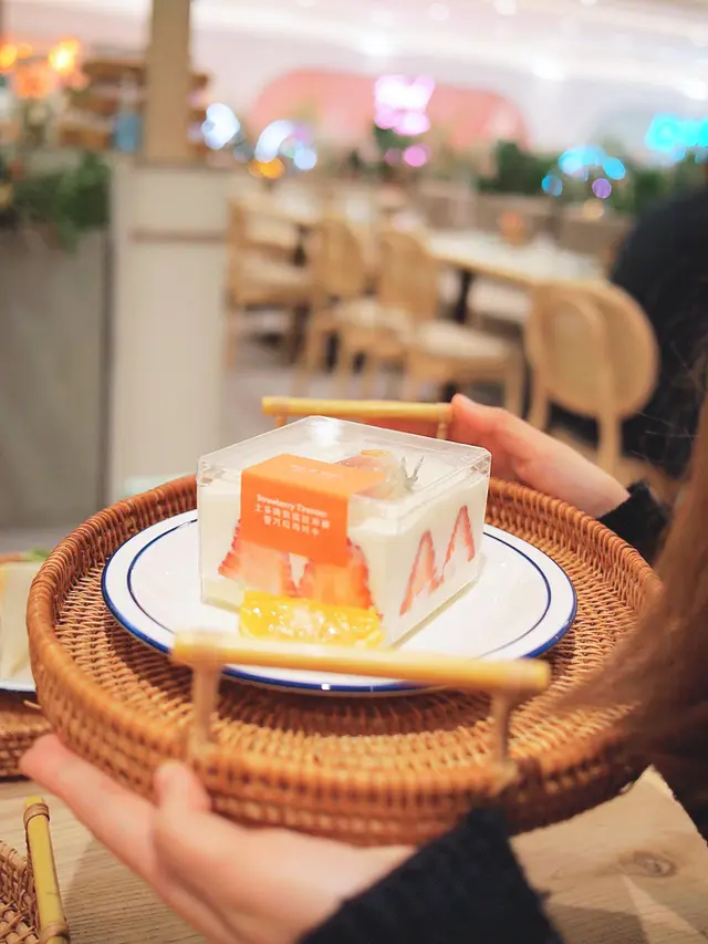 士多啤梨提拉米蘇