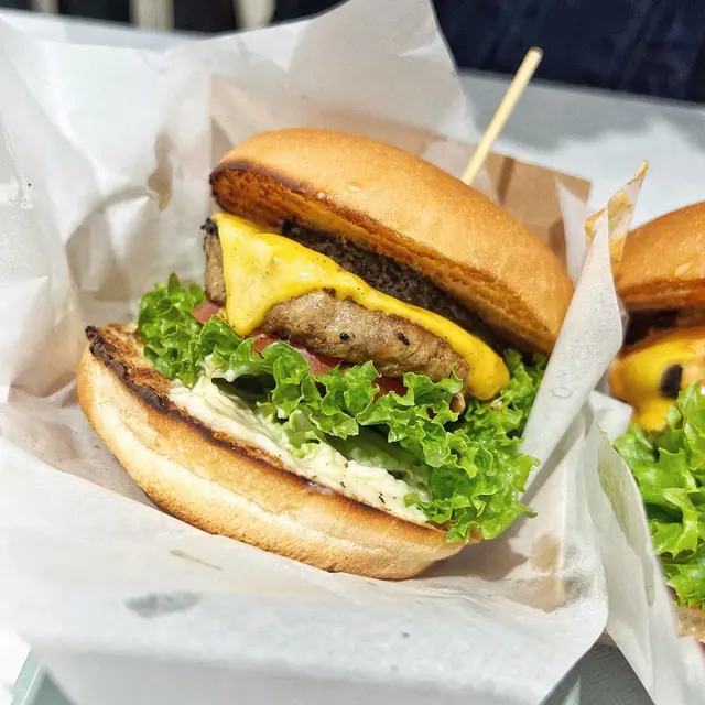 黑松露芝士牛堡