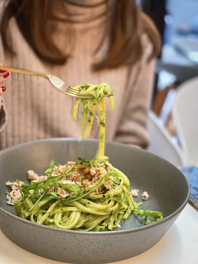 Coriander Pesto Crab Meat