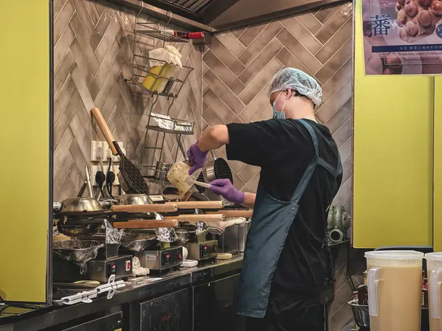 朱古力雞蛋仔 in the making~