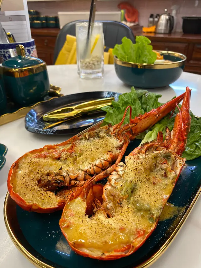 燒芝士蛋黃奶油原隻波士頓龍蝦