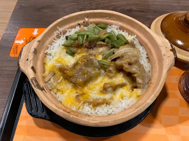 芝士泡椒雞煲飯