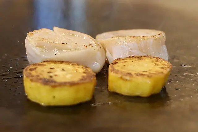 日本帆立貝配青檸菠菜泡沫