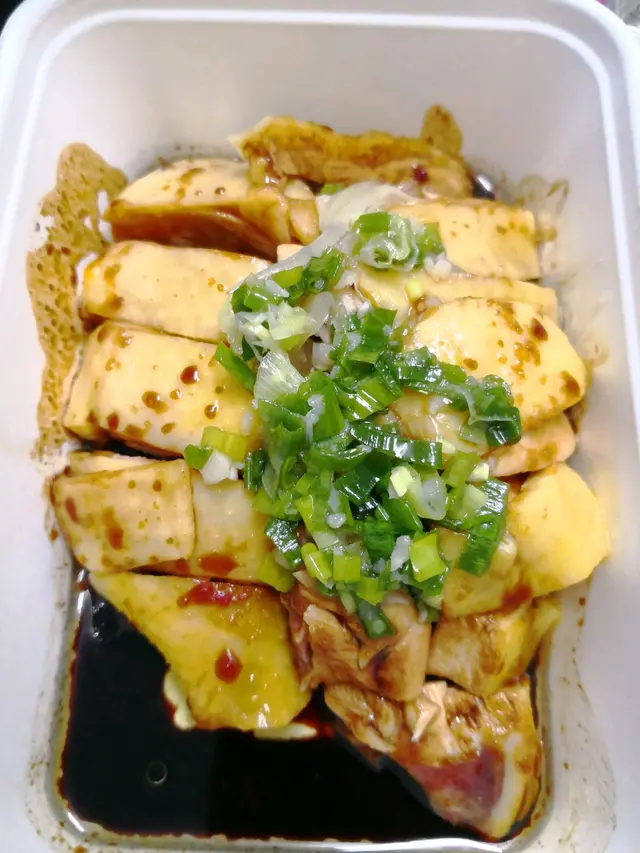 招牌蒽油雞（例）